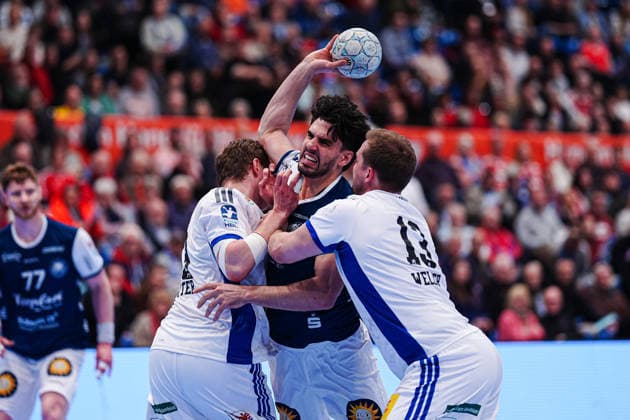 Moritz Sauter (Handball Verein Hamburg, 33), Eloy Morante Maldonado (Bergischer HC, 33), Niklas Weller (Handball Sport Verein Hamburg, 13) GER, Handball Sport Verein Hamburg vs. Bergischer HC, Handball, 1. Bundesliga, Spieltag 26, Saison 2025 2026, 26.03.2026 GER, Handball Sport Verein Hamburg vs. Bergischer HC, Handball, 1. Bundesliga, Spieltag 26, Saison 2025 2026, 26.03.2026 Hamburg Copyright: xEibner-Pressefoto MarcelxvonxFehrnx EP_MFN