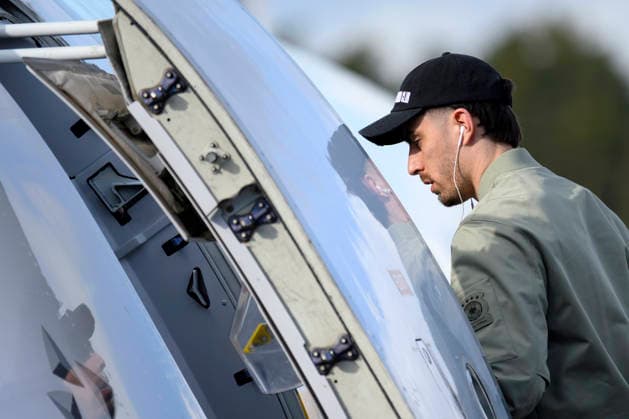 Fußballspieler Kai Havertz steigt in den Flieger am Flughafen Nürnberg vor dem Abflug der Nationalmannschaft zum Länderspiel in der Schweiz (Basel). In der Schweiz steht das erste Spiel des WM-Jahres an. Nürnberg, 26.03.2026 Bayern Deutschland Copyright: xDwixAnoraganingrumx