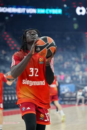 Wenyen Gabriel (FC Bayern Basketball, 32) beim Aufwaermen, GER, FC Bayern Basketball vs. LDLC ASVEL Villeurbanne, Basketball, Euroleague, 34. Spieltag, Saison 2025 2026, 26.03.2026, GER, FC Bayern Basketball vs. LDLC ASVEL Villeurbanne, Basketball, Euroleague, 34. Spieltag, Saison 2025 2026, 26.03.2026 Muenchen Copyright: xEibner-Pressefoto JennixMaulx EP_JML
