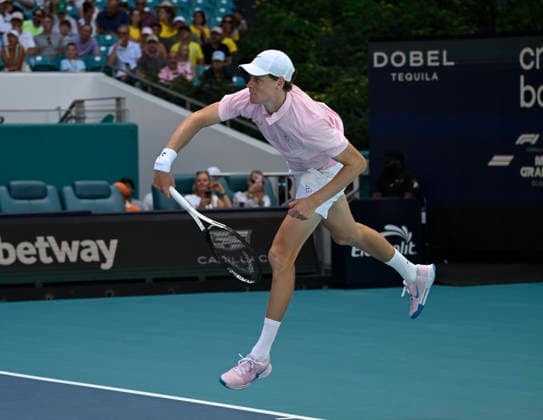 MIAMI GARDENS, FL - MARCH 26: Jannik Sinner of Italy, serves to Frances Tiafoe of the United States in the men™s quarterfinal match of the Miami Open on March 26, 2026, Hard Rock Stadium in Miami Gardens, Florida. (Photo by Michele Eve Sandberg Icon Sportswire) TENNIS: MAR 26 Miami Open EDITORIAL USE ONLY Icon2603260505