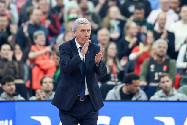 Svetislav Pesic (FC Bayern Basketball, Chef-Trainer) applaudiert, GER, FC Bayern Basketball vs. LDLC ASVEL Villeurbanne, Basketball, Euroleague, 34. Spieltag, Saison 2025 2026, 26.03.2026, GER, FC Bayern Basketball vs. LDLC ASVEL Villeurbanne, Basketball, Euroleague, 34. Spieltag, Saison 2025 2026, 26.03.2026 Muenchen Copyright: xEibner-Pressefoto JennixMaulx EP_JML