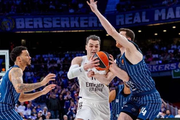 ESP: Real Madrid v Anadolu Efes Istanbul. Euroleague. Mario Hezonja of Real Madrid during the Euroleague match, between Real Madrid and Anadolu Efes Istanbul played at Movistar Arena Stadium on March 26, 2026 in Madrid Spain Madrid Spain Basketball Copyright: xAlbaxPachecox xAgenciaxLOFx