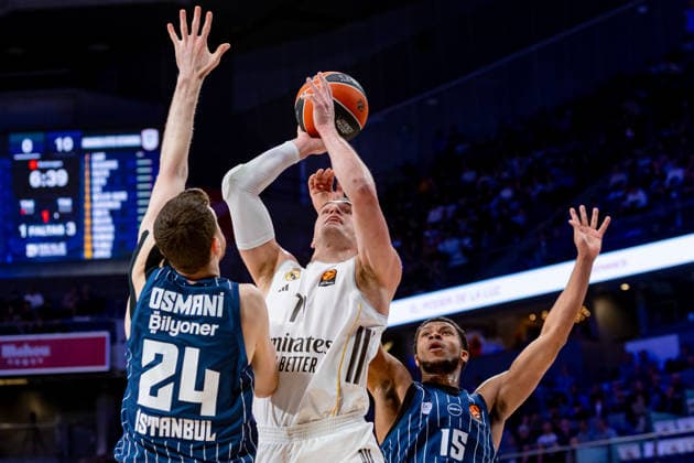 ESP: Real Madrid v Anadolu Efes Istanbul. Euroleague. Mario Hezonja of Real Madrid during the Euroleague match, between Real Madrid and Anadolu Efes Istanbul played at Movistar Arena Stadium on March 26, 2026 in Madrid Spain Madrid Spain Basketball Copyright: xAlbaxPachecox xAgenciaxLOFx