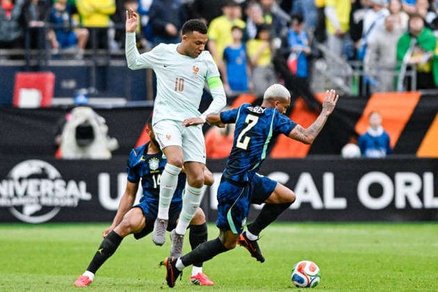BOSTON, UNITED STATES OF AMERICA - MARCH 26: Kylian Mbappe of France during an international football friendly between Brazil v France at Gillette Stadium, Boston, USA. (Photo by Andre Ricardo Sports Press Photo) Copyright: xAndrexRicardo SportsxPressxPhotox Sportspressphoto_SPR118550