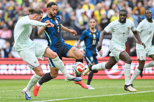BOSTON, UNITED STATES OF AMERICA - MARCH 26: Adrien Rabiot of France (L) and Matheus Cunha of Brazil (C) during an international football friendly between Brazil v France at Gillette Stadium, Boston, USA. (Photo by Andre Ricardo Sports Press Photo) Copyright: xAndrexRicardo SportsxPressxPhotox Sportspressphoto_SPR118717