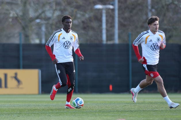 26.03.2026, xtgx, Fussball, U21, U 21 Nationalmannschaft, Pressekonferenz emspor, v.l. Abdoul Karim Coulibaly (Deutschland) (DFL DFB REGULATIONS PROHIBIT ANY USE OF PHOTOGRAPHS as IMAGE SEQUENCES and or QUASI-VIDEO) Wolfsburg