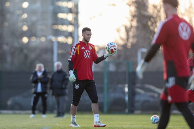 26.03.2026, xtgx, Fussball, U21, U 21 Nationalmannschaft, Abschlusstraining emspor, v.l. Mio Backhaus (Deutschland) (DFL DFB REGULATIONS PROHIBIT ANY USE OF PHOTOGRAPHS as IMAGE SEQUENCES and or QUASI-VIDEO) Wolfsburg