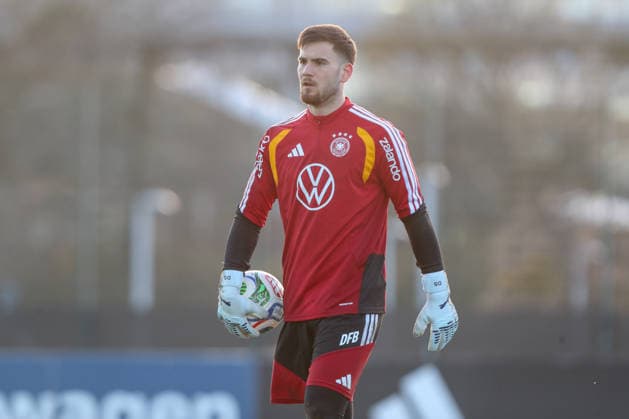 26.03.2026, xtgx, Fussball, U21, U 21 Nationalmannschaft, Abschlusstraining emspor, v.l. Dennis Seimen (Deutschland) (DFL DFB REGULATIONS PROHIBIT ANY USE OF PHOTOGRAPHS as IMAGE SEQUENCES and or QUASI-VIDEO) Wolfsburg