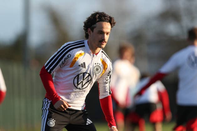 26.03.2026, xtgx, Fussball, U21, U 21 Nationalmannschaft, Abschlusstraining emspor, v.l. Mika Baur (Deutschland) (DFL DFB REGULATIONS PROHIBIT ANY USE OF PHOTOGRAPHS as IMAGE SEQUENCES and or QUASI-VIDEO) Wolfsburg