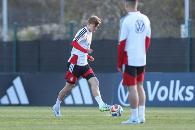 26.03.2026, xtgx, Fussball, U21, U 21 Nationalmannschaft, Abschlusstraining emspor, v.l. Aljoscha Kemlein (Deutschland) (DFL DFB REGULATIONS PROHIBIT ANY USE OF PHOTOGRAPHS as IMAGE SEQUENCES and or QUASI-VIDEO) Wolfsburg