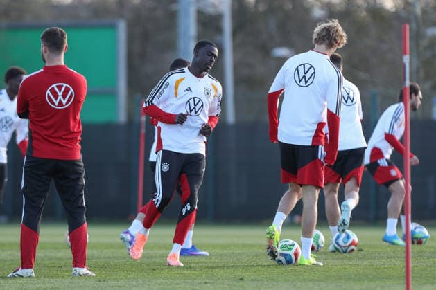 26.03.2026, xtgx, Fussball, U21, U 21 Nationalmannschaft, Abschlusstraining emspor, v.l. Joshua Quarshie (Deutschland) (DFL DFB REGULATIONS PROHIBIT ANY USE OF PHOTOGRAPHS as IMAGE SEQUENCES and or QUASI-VIDEO) Wolfsburg