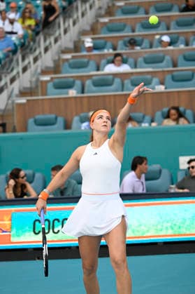 MIAMI GARDENS, FL - MARCH 26: Karolina Muchova of Czech Republic, serves to Coco Gauff of the United States during the men™s semifinal match of the Miami Open on March 26, 2026, Hard Rock Stadium in Miami Gardens, Florida. (Photo by Michele Eve Sandberg Icon Sportswire) TENNIS: MAR 26 Miami Open EDITORIAL USE ONLY Icon2603260516