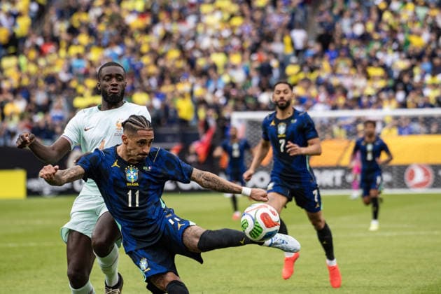 Brazil v France - International Friendly, Länderspiel, Nationalmannschaft FOXBOROUGH, UNITED STATES - MARCH 26: Brazil’s Raphinha (11) takes a shot on goal during an international pre-World Cup friendly match between Brazil and France as part of the Road to 26 game series at Gillette Stadium in Foxborough, United States, on March 26, 2026. Joseph Prezioso Anadolu Foxborough United States. Editorial use only. Please get in touch for any other usage.  Copyright: x2026xAnadoluxJosephxPreziosox