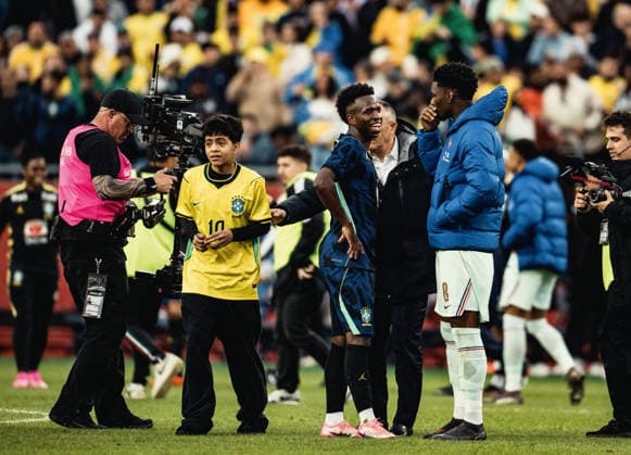 Brazil vs. France BOSTON, MA - 27.03.2026: BRAZIL VS. FRANCE - A fan invades the pitch during an International Friendly, Länderspiel, Nationalmannschaft against France at Gillette Stadium on March 26, 2026 in Foxborough, Massachusetts. (Photo: Victor EleutÃ rio Fotoarena) x2912513x  VictorxEleutÃ rio