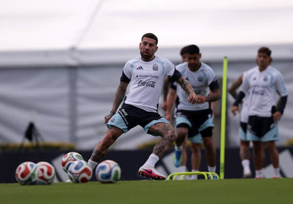 Otamendi. Entrenamiento de la Seleccion Argentina.