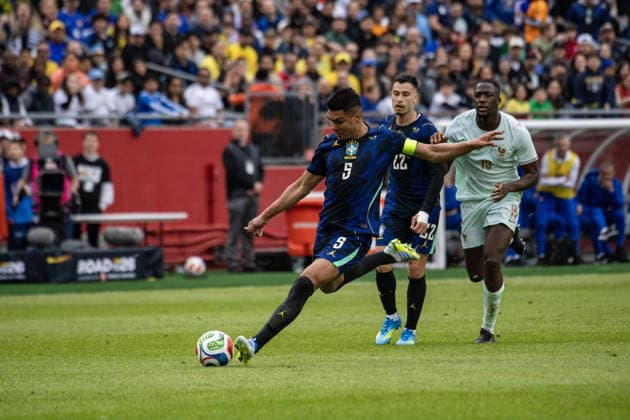 Brazil v France - International Friendly, Länderspiel, Nationalmannschaft FOXBOROUGH, UNITED STATES - MARCH 26: Brazil’s Casemiro (5) takes a shot on goal during an international pre-World Cup friendly match between Brazil and France as part of the Road to 26 game series at Gillette Stadium in Foxborough, United States, on March 26, 2026. Joseph Prezioso Anadolu Foxborough United States. Editorial use only. Please get in touch for any other usage.  Copyright: x2026xAnadoluxJosephxPreziosox