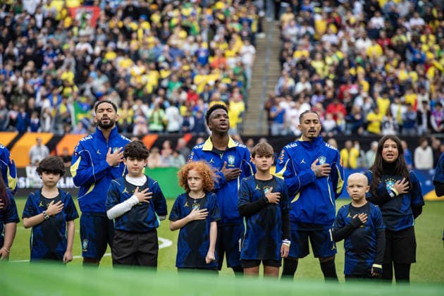 Brazil v France - International Friendly, Länderspiel, Nationalmannschaft FOXBOROUGH, UNITED STATES - MARCH 26: Brazil players stand during the national anthem ahead of an international pre-World Cup friendly match between Brazil and France as part of the Road to 26 game series at Gillette Stadium in Foxborough, United States, on March 26, 2026. Joseph Prezioso Anadolu Foxborough United States. Editorial use only. Please get in touch for any other usage.  Copyright: x2026xAnadoluxJosephxPreziosox