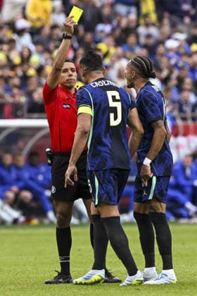 BOSTON, UNITED STATES - MARCH 27: Referee Guido Gonzales Jr. shows yellow card to Casemiro of Brazil during an international football friendly between Brazil v France at Gillette Stadium, Boston, USA. (Photo by Richard Callis Sports Press Photo) Copyright: xRichardxCallis SportsxPressxPhotox Sportspressphoto_SPR118882