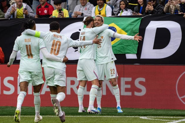 Brazil v France - International Friendly, Länderspiel, Nationalmannschaft FOXBOROUGH, UNITED STATES - MARCH 26: France’s Hugo Ekitike (22) celebrates with teammates after scoring a goal during an international pre-World Cup friendly match between Brazil and France as part of the Road to 26 game series at Gillette Stadium in Foxborough, United States, on March 26, 2026. Joseph Prezioso Anadolu Foxborough United States. Editorial use only. Please get in touch for any other usage.  Copyright: x2026xAnadoluxJosephxPreziosox