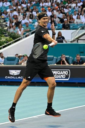 MIAMI GARDENS, FL - MARCH 26: Alexander Zverev of Germany, returns a shot to Francisco Cerundolo of Argentina, during the men™s quarterfinal match of the Miami Open on March 26, 2026, Hard Rock Stadium in Miami Gardens, Florida. (Photo by Michele Eve Sandberg Icon Sportswire) TENNIS: MAR 26 Miami Open EDITORIAL USE ONLY Icon2603260572