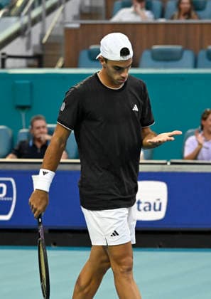MIAMI GARDENS, FL - MARCH 26: Francisco Cerundolo of Argentina reacts after the point, playing against, Alexander Zverev of Germany, during the men™s quarterfinal match of the Miami Open on March 26, 2026, Hard Rock Stadium in Miami Gardens, Florida. (Photo by Michele Eve Sandberg Icon Sportswire) TENNIS: MAR 26 Miami Open EDITORIAL USE ONLY Icon2603260567
