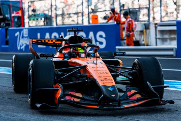 Formula 1 Aramco Japanese Grand Prix 2026 Remy Midez OVERTAKE MAXPPP - Suzuka 27 03 2026 81 PIASTRI Oscar (aus), McLaren Mastercard F1 Team, action, pitlane at the Formula 1 Aramco Japanese Grand Prix 2026, the 3rd round of the 2026 FIA Formula 1 World Championship, WM, Weltmeisterschaft at the Suzuka Circuit in Suzuka, Japan, from 26 to 29 March 2026 Suzuka Suzuka Circuit Japan  Copyright: xOVERTAKE MAXPPPxRemyxMidezx OVT202603270612 OVT202603270612