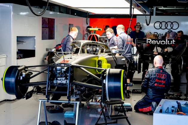 SUZUKA - Mechanics at work on the car of Formula 1 driver Gabriel Bortoleto or Audi Revolut F1 Team during the Formula 1 Japan Suzuka free practice at the Suzuka Formula 1 circuit on March 27, 2025 in Suzuka, Japan. (Photo by DeFodi Images) -