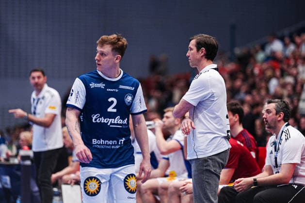 Noah Beyer (Bergischer HC, 02), Torsten Jansen (Handball Verein Hamburg, Trainer) GER, Handball Sport Verein Hamburg vs. Bergischer HC, Handball, 1. Bundesliga, Spieltag 26, Saison 2025 2026, 26.03.2026 GER, Handball Sport Verein Hamburg vs. Bergischer HC, Handball, 1. Bundesliga, Spieltag 26, Saison 2025 2026, 26.03.2026 Hamburg Copyright: xEibner-Pressefoto MarcelxvonxFehrnx EP_MFN