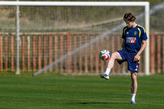 260327 Mattias Svanberg of the Swedish national football team at a training session on March 27, 2026 in Valencia. Photo: Joel Marklund BILDBYRAN kod JM JM0811 bbeng fotboll football soccer fotball vm-kval FIFA World Cup, WM, Weltmeisterschaft, Fussball qualifier träning practice training sverige sweden sverige a Copyright: JOELxMARKLUND BB260327JM003