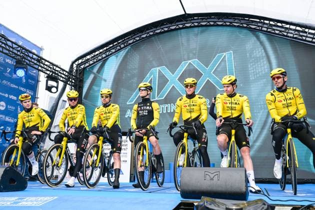 Team Visma-Lease a Bike riders pictured at the start of the E3 Saxo Bank Classic one day cycling race, 208,8km from and to Harelbeke, on Friday 27 March 2026. DAVIDxPINTENS  x169054820x