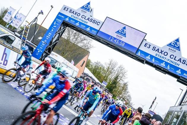 This picture shows the start of pictured at the start of the E3 Saxo Bank Classic one day cycling race, 208,8km from and to Harelbeke, on Friday 27 March 2026. DAVIDxPINTENS  x169056182x