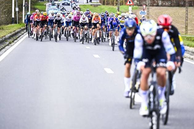 The peloton pictured in action during the E3 Saxo Bank Classic one day cycling race, 208,8km from and to Harelbeke, on Friday 27 March 2026. JASPERxJACOBS  x169061618x