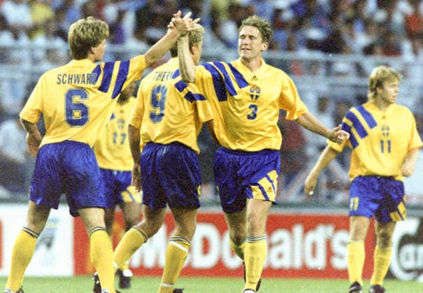 920617 Football, UEFA EURO, EM, Europameisterschaft,Fussball 1992, Group 1, Sweden - England 2-1: Swedens Jan Eriksson (3) celebrates his equalizing goal to 1-1 with Stefan Schwarz. Photo: BILDBYRAN M025_04 920617 920614 scanx fotboll em em92 em 92 em 1992 em1992 group 1 england bbeng dia football soccer sverige sweden Sweden v england euro uefa euro 1992 euro1992 euro92 european championships europamästerskap rasunda stadium stockholm june 17 1992 *** 920617 Football, Uefa EURO 1992, Group 1, Sweden England 2 1 Swedens Jan Eriksson 3 celebrates his equalizing goal to 1 1 with Stefan Schwarz Photo BILDBYRAN M025 04 920617 920614 scanx fotboll em em92 em 92 em 1992 em1992 group 1 england bbeng dia football soccer sverige sweden Sweden v england euro uefa euro 1992 euro1992 euro92 european championships europamästerskap rasunda stadium stockholm june 17 1992  Copyright: BILDBYRAN BB920617BB174