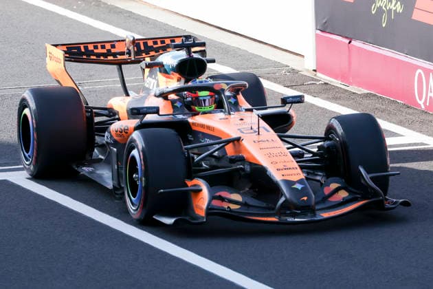 March 27, 2026, Suzuka, Mie, Japan: OSCAR PIASTRI of McLaren returns to the pit lane after setting the fastest time in Free Practice 2 ahead of the Formula 1 Japanese Grand Prix at Suzuka Circuit. 2026 Japanese Grand Prix  - ZUMAh201 20260327_zsp_h201_003 Copyright: xYichinxHoux