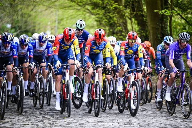 Belgian Edward Theuns of Lidl-Trek and the rest of the peloton pictured in action during the E3 Saxo Bank Classic one day cycling race, 208,8km from and to Harelbeke, on Friday 27 March 2026. JASPERxJACOBS  x169076771x