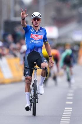 Dutch Mathieu van der Poel of Alpecin-Premier Tech celebrates as he crosses the finish line to win the E3 Saxo Bank Classic one day cycling race, 208,8km from and to Harelbeke, on Friday 27 March 2026. DAVIDxPINTENS  x169096304x