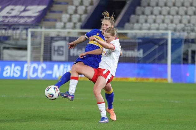 Google Pixel Frauen-Bundesliga, FC Carl Zeiss Jena - RB Leipzig; 27.03.2026 Toma Ihlenburg (3, Carl Zeiss Jena) gegen Emilia Kiaer Asgeirsdottir (8, RB Leipzig). Fußball, Google Pixel Frauen-Bundesliga, Saison 2025 2026, 22. Spieltag: FC Carl Zeiss Jena vs. RB Leipzig am 27.03.2026, Ernst-Abbe-Sportfeld, ad hoc Arena, Jena. DFB REGULATIONS PROHIBIT ANY USE OF PHOTOGRAPHS AS IMAGE SEQUENCES AND OR QUASI-VIDEO. Copyright: xBEAUTIFULxSPORTS JanxKaeferx