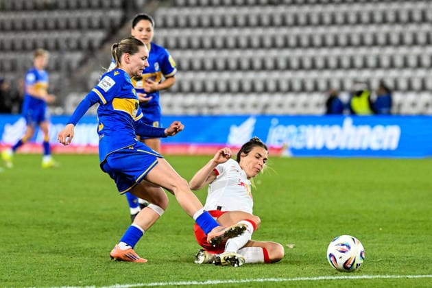 Fußball I Frauen I Saison 2025-2026 I Bundesliga I 22. Spieltag I FC Carl Zeiss Jena - RB Leipzig I 27.03.2026 Zweikampf Emily Reske (28, FC Carl Zeiss Jena) gegen Sandra Starke (13, Rasenballsport Leipzig) Jena Ernst-Abbe-Sportfeld, ad hoc Arena Thüringen Deutschland Copyright: xLobeca InesxHähnelx