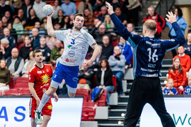 v.l. Fynn Gonschor (Dessau-Rosslauer HV 06, 03), Fredrik Genz (TuS N-Luebbecke, 16) GER, TuS N-Luebbecke vs. Dessau-Rosslauer HV 06, Handball, 2. Bundesliga, 25. Spieltag, Spielzeit 2025 2026, 27.03.2026 GER, TuS N-Luebbecke vs. Dessau-Rosslauer HV 06, Handball, 2. Bundesliga, 25. Spieltag, Spielzeit 2025 2026, 27.03.2026 Luebbecke Copyright: xEibner-Pressefoto JanxRollingerx EP_JSK