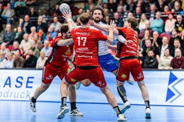 v.l. Max Santos (TuS N-Luebbecke, 04), Jacob Lundahl (TuS N-Luebbecke, 17), Jakub Powarzynski (Dessau-Rosslauer HV 06, 14), Lutz Heiny (TuS N-Luebbecke, 05) GER, TuS N-Luebbecke vs. Dessau-Rosslauer HV 06, Handball, 2. Bundesliga, 25. Spieltag, Spielzeit 2025 2026, 27.03.2026 GER, TuS N-Luebbecke vs. Dessau-Rosslauer HV 06, Handball, 2. Bundesliga, 25. Spieltag, Spielzeit 2025 2026, 27.03.2026 Luebbecke Copyright: xEibner-Pressefoto JanxRollingerx EP_JSK