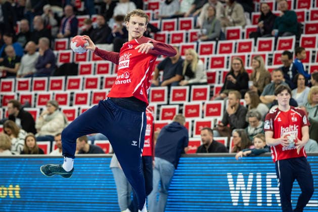 DAIKIN HBL: SG Flensburg-Handewitt vs GWD Minden; 27.03.26 Thilo Knutzen (Nr.34, SG Flensburg-Handewitt) beim Warm Up DAIKIN HBL: SG Flensburg-Handewitt vs GWD Minden, GP JOULE Arena am 27.03.26 Copyright: xBEAUTIFULxSPORTS MarioxM.xKobergx