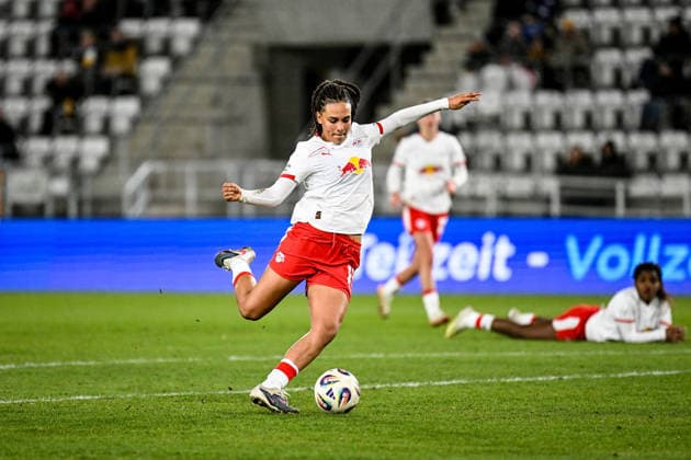 Fußball I Frauen I Saison 2025-2026 I Bundesliga I 22. Spieltag I FC Carl Zeiss Jena - RB Leipzig I 27.03.2026 Torschuss Lisa Baum (11, Rasenballsport Leipzig) Freisteller, Nahaufnahme, Porträt, Portrait, Einzelfoto, Einzelbild, Körper Jena Ernst-Abbe-Sportfeld, ad hoc Arena Thüringen Deutschland Copyright: xLobeca InesxHähnelx