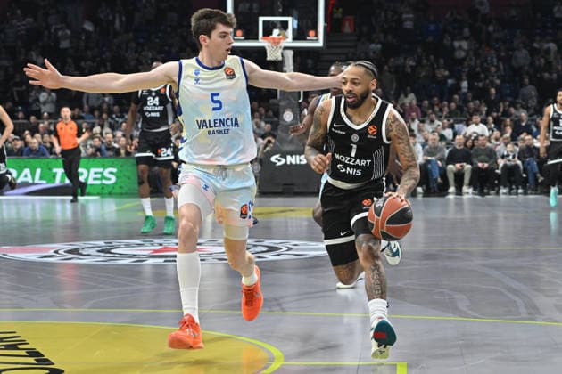 PARTIZAN vs VALENCIA CARLIK JONES Karlik Dzons vs SERGIO DE LARREA basketball Partizan vs Valencia basket Euroleague at Beogradska arena, Belgrade 27.03.2026 Foto: BASKETBALL, EUROLEAGUE, PARTIZAN, VALENCIA BASKET Belgrade Belgrade arena Serbia Copyright: xMarkoxMetlas xMNxPressx