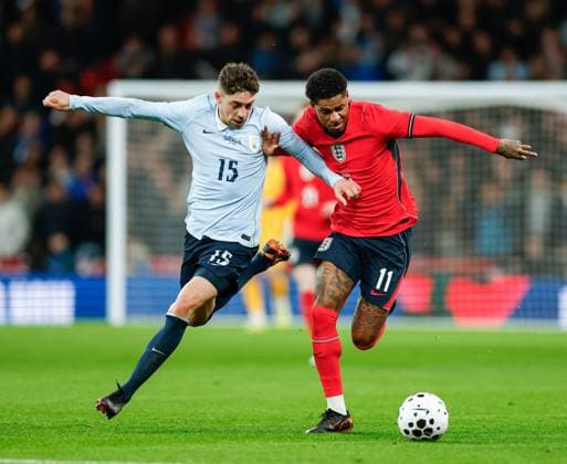 Marcus Rasford of England takes on Federico Valverde of Uriguay England v Uruguay, Football, International Friendly, Länderspiel, Nationalmannschaft Wembley Stadium, Wembley, London - UK, 27 03 2026  Copyright: xMattxImpey Shutterstockx 16805567j