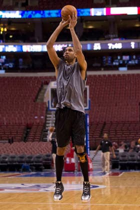 January 21, 2013: San Antonio Spurs power forward Tim Duncan (21) shoots the ball during warm-ups prior to the NBA, Basketball Herren, USA game between the San Antonio Spurs and the Philadelphia 76ers at the Wells Fargo Center in Philadelphia, Pennsylvania. Copyright: xChrisxSzagolax