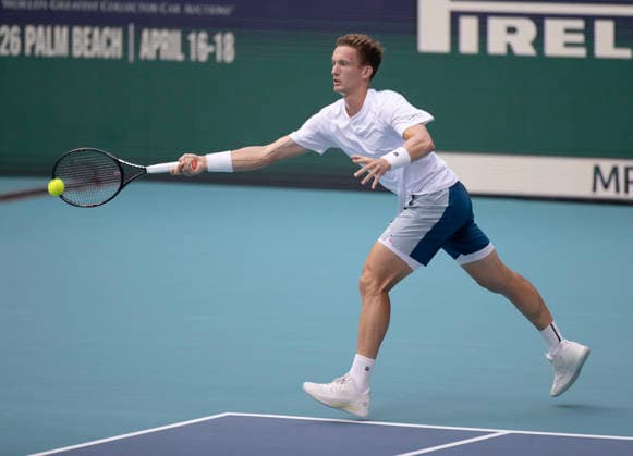 March 27, 2026, Miami Gardens, Fl, United States: MIAMI GARDENS, FL - MARCH 27: Jiri Lehecka hits the ball against Arthur Fils in the semi-finals during the Miami Open at Hard Rock Stadium on March 27, 2026 in Miami Gardens, Florida. Miami Open  - ZUMAt139 20260327_aaa_t139_029 Copyright: xMichaelxPimentel IsixPhotosx