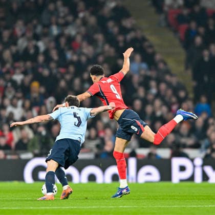 Manuel Ugarte of Uruguay and Dominic Solanke of England challenge for the ball during the International Friendly, Länderspiel, Nationalmannschaft match between England and Uruguay at Wembley Stadium, London, England on 27 March 2026. Copyright: xPhilxHutchinsonx 44760035