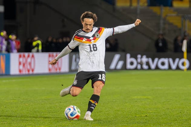 Deutschland, Fussball, UEFA, EM-Qualifikation U21, U 21 2025 26, (Gruppe F), Deutschland vs. Nordirland, 27.03, Eintracht-Stadion, Braunschweig, Deutschland: Mika Baur (Deutschland U21 16) Copyright: xSvenxHeidmannx