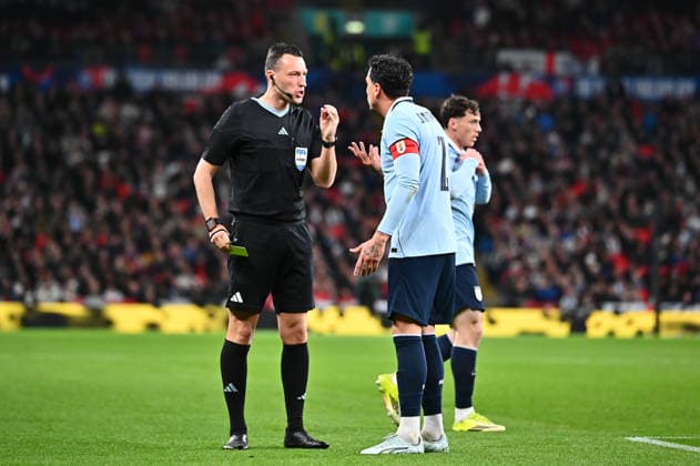 LONDON, ENGLAND - MARCH 27: Jose Maria Gimenez of Uruguay talks to referee Sven Jablonski during the International Friendly, Länderspiel, Nationalmannschaft match between England and Uruguay at Wembley Stadium on March 27, 2026 in London, England. Copyright: xYaroslavxDunkax xSPPx Sportspressphoto_SPR119584