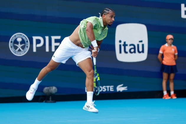 MIAMI GARDENS, FL - MARCH 27: Arthur Fils (FRA) in action during his men™s semi-final singles match against Jiri Lehecka (CZE) at the Miami Open on March 27, 2026, at Hard Rock Stadium in Miami Gardens, Florida,(Photo by Chris Arjoon Icon Sportswire) TENNIS: MAR 27 Miami Open EDITORIAL USE ONLY Icon2603270010051